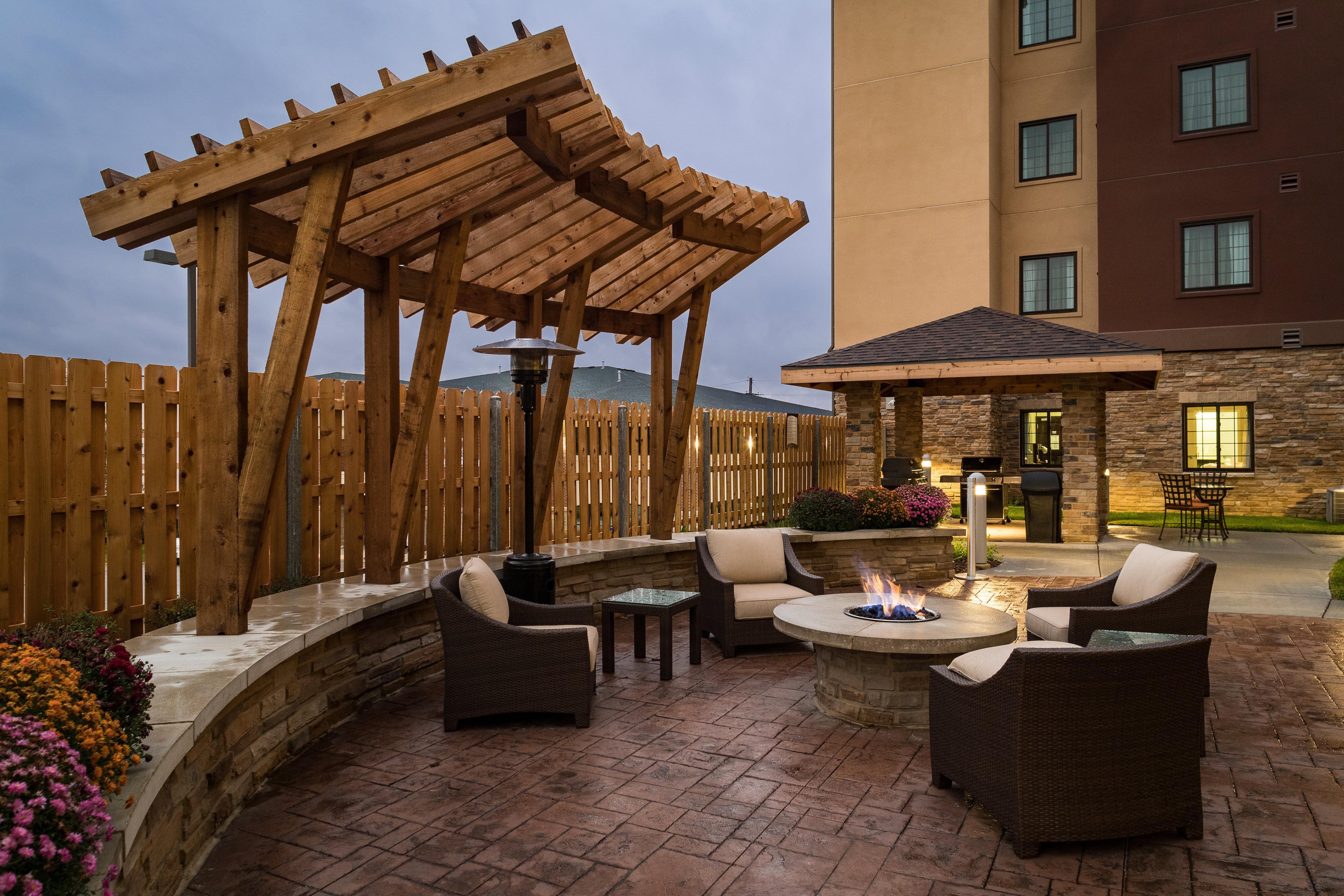 Staybridge West By Ihg Hotel Omaha